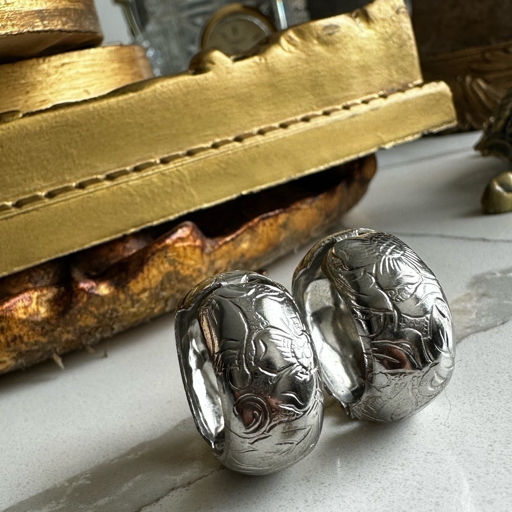 Silver vintage flower floral embossed chunky hoop clip on earrings cuffs‌‌‌‌‌‌‌‌ - Picture 5 of 5